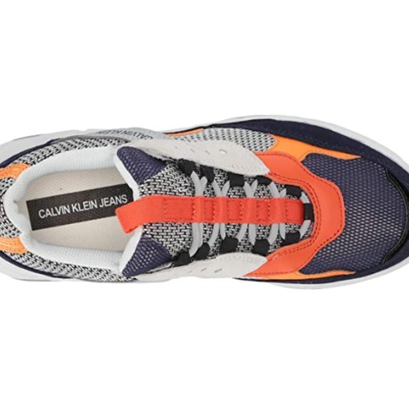 Men\'s sports shoes